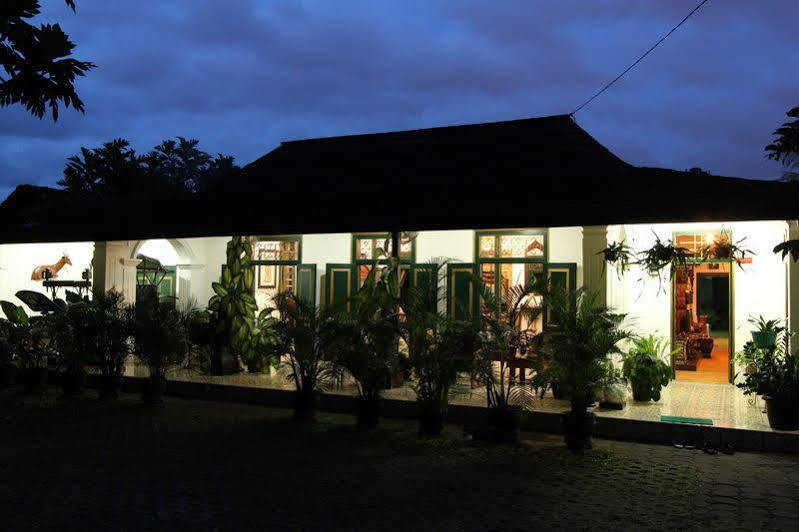 Ndalem Gamelan Apartment Yogyakarta Exterior foto