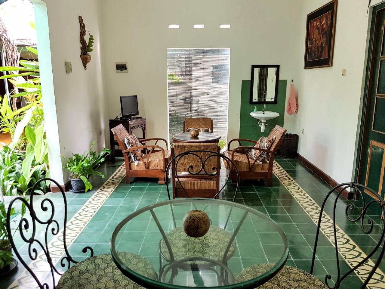 Ndalem Gamelan Apartment Yogyakarta Exterior foto